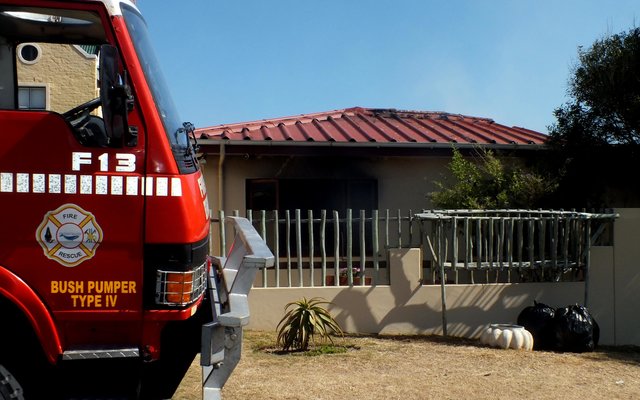 Gansbaai Huis in brand verwoes 3
